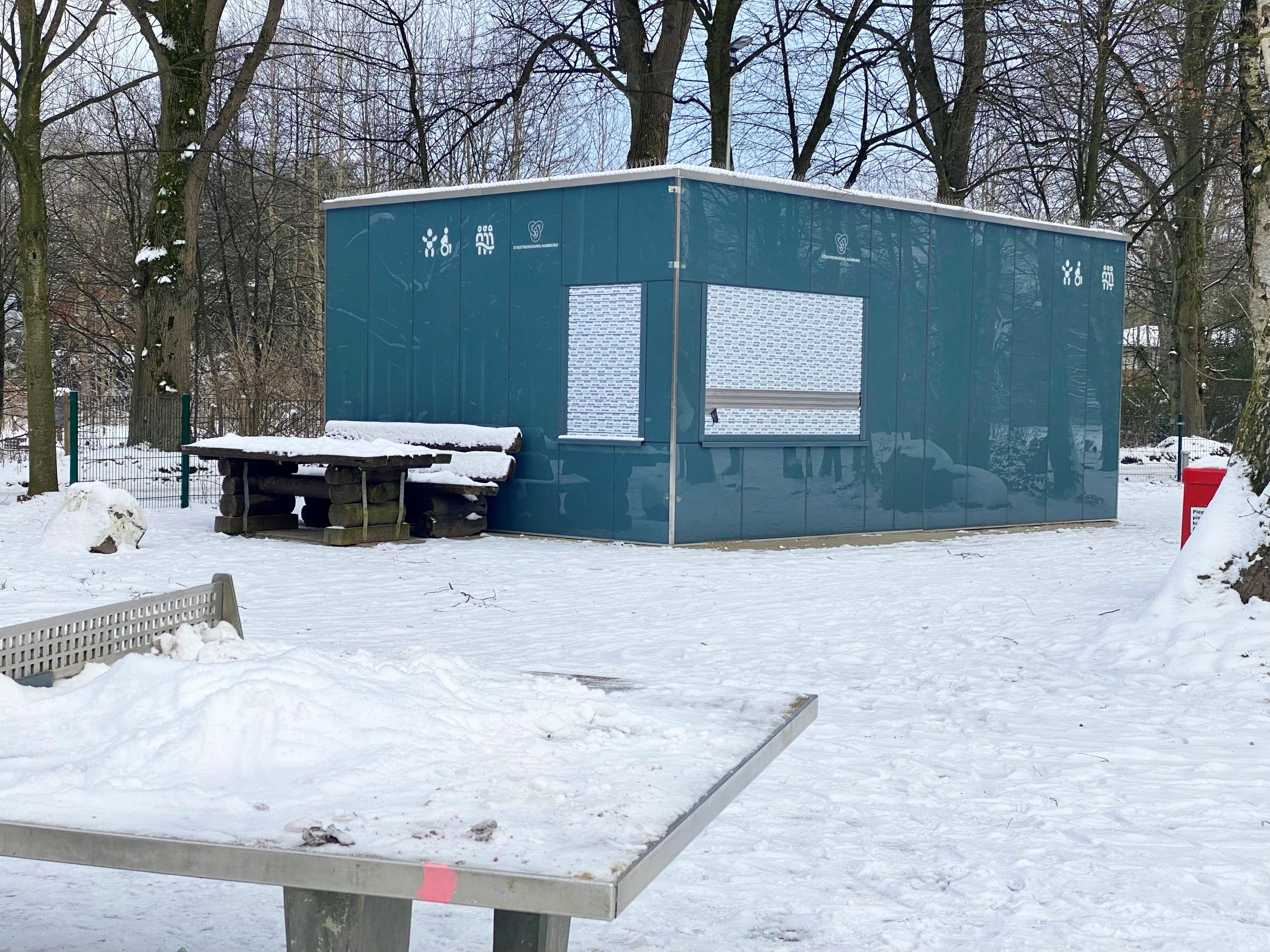 WC-Anlage auf dem Spielplatz Schemmannstraße in Volksdorf